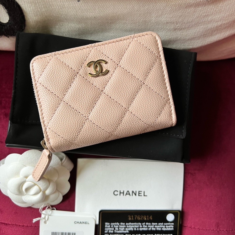 Chanel 22C beige with ghw Classic Zipped Cardholder Coin Purse